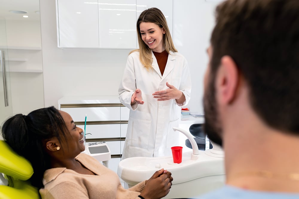 Talking to a dentist about treating Oral Thrush
