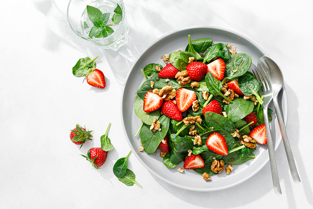 spinach and strawberry salad with lots of Oxalates